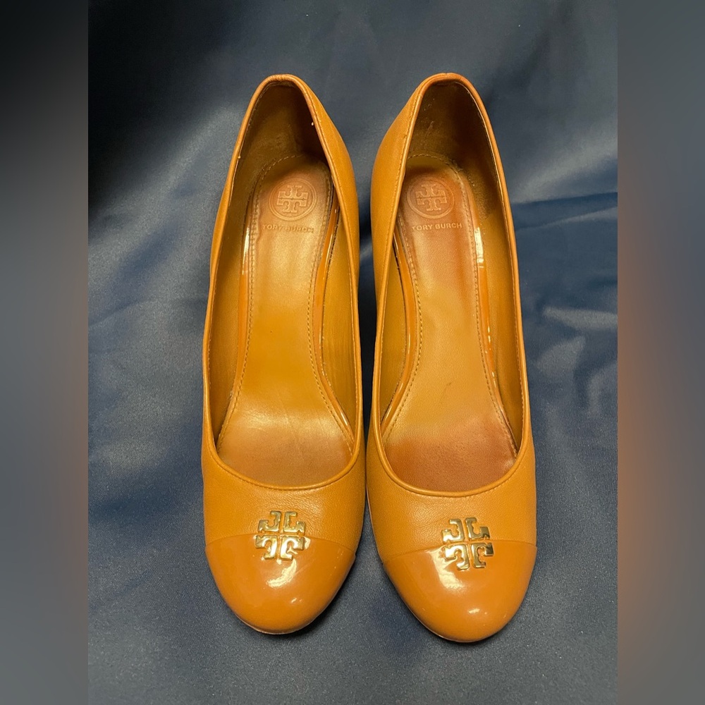 Tory Burch Jolie closed toe wedge in royal tan size 8.5.   Comes with box.